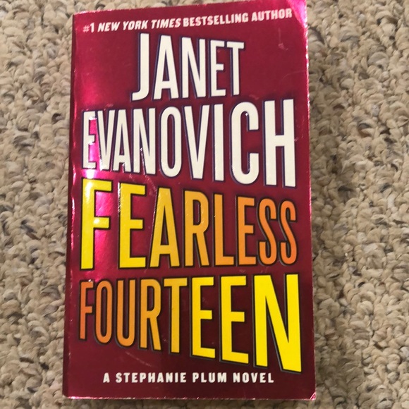 Janet Evanovich book - Picture 1 of 1